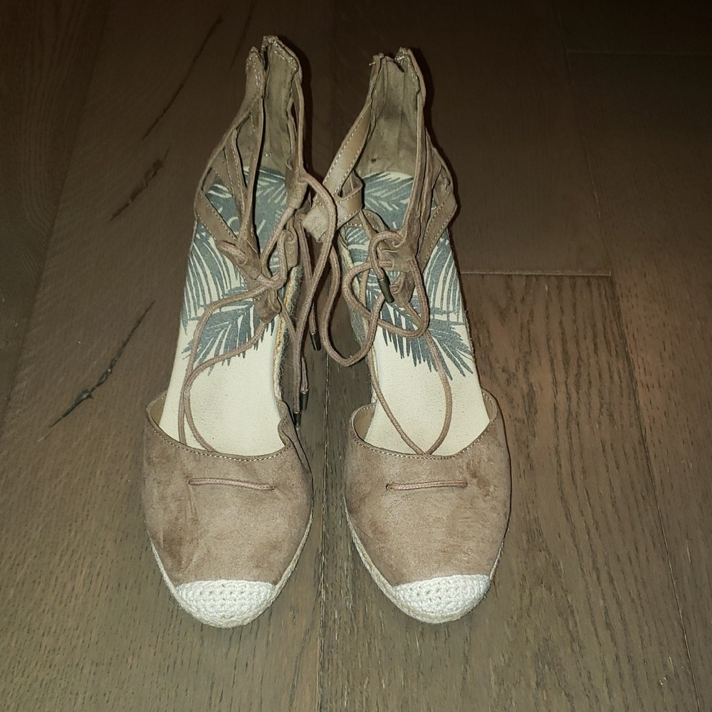 Women's Tan Espadrille Wedges